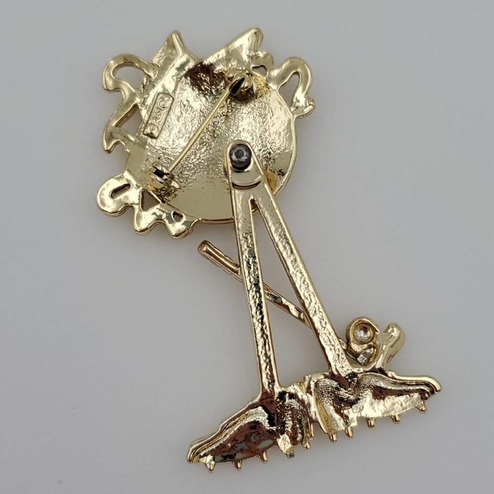 AJC Gold Tone Golf Ball Man Brooch - Picture 3 of 6